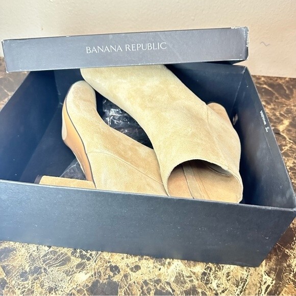 Banana Republic Suede Ankle Boots 9.5 Tan Beige Block Heel Round Toe Zip Bootie - Picture 9 of 11
